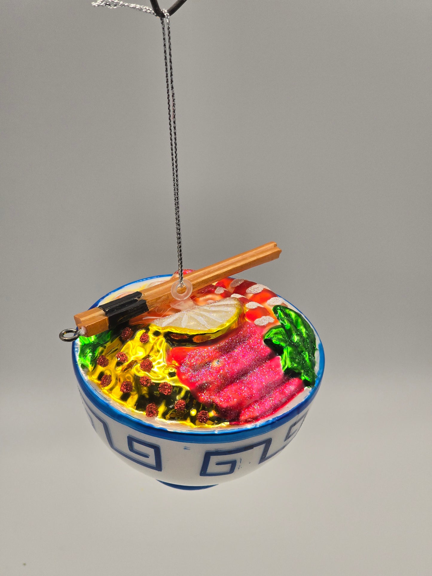 Ramenschale mit Stäbchen