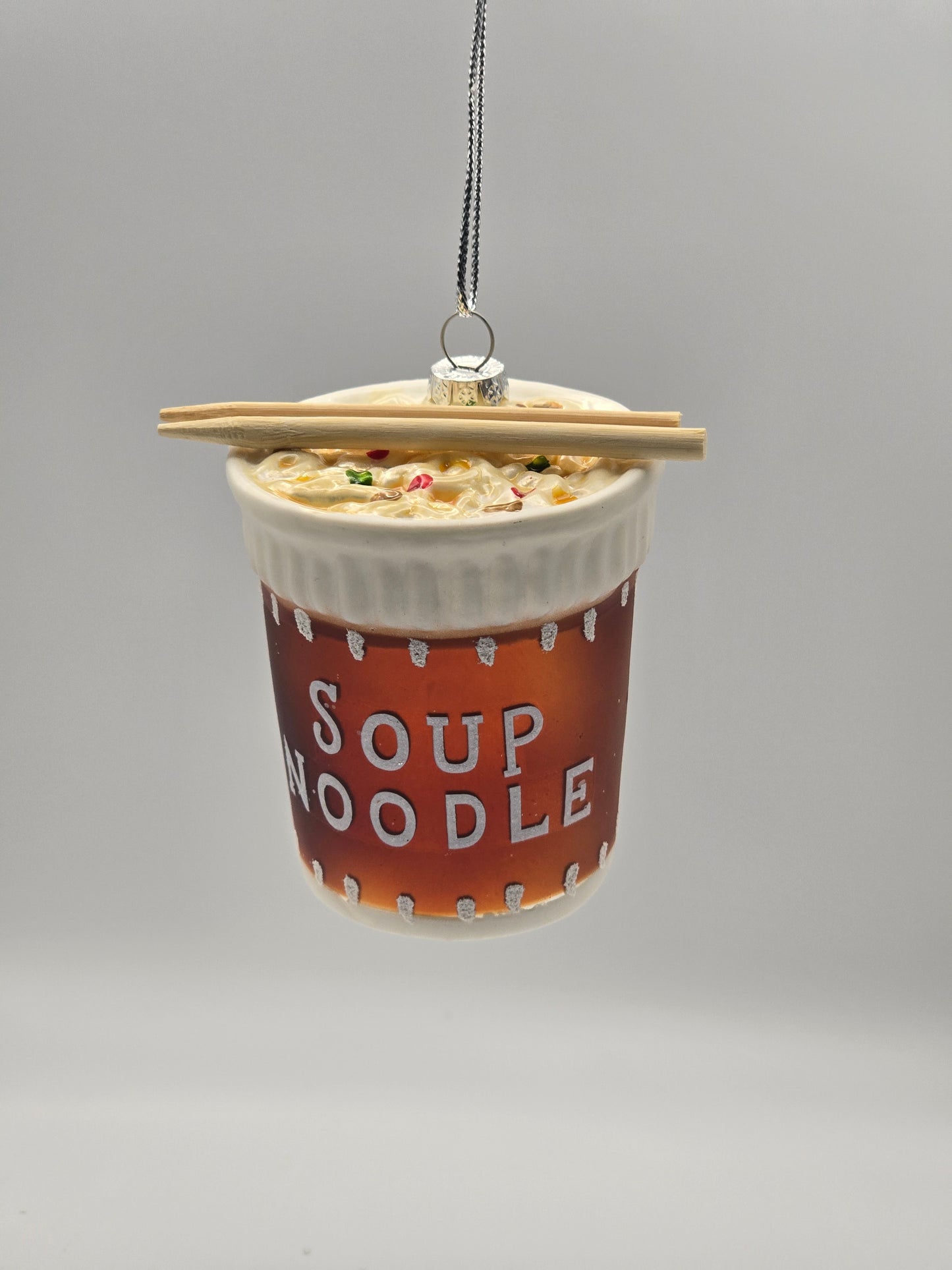 Nudelsuppen Becher mit Stäbchen