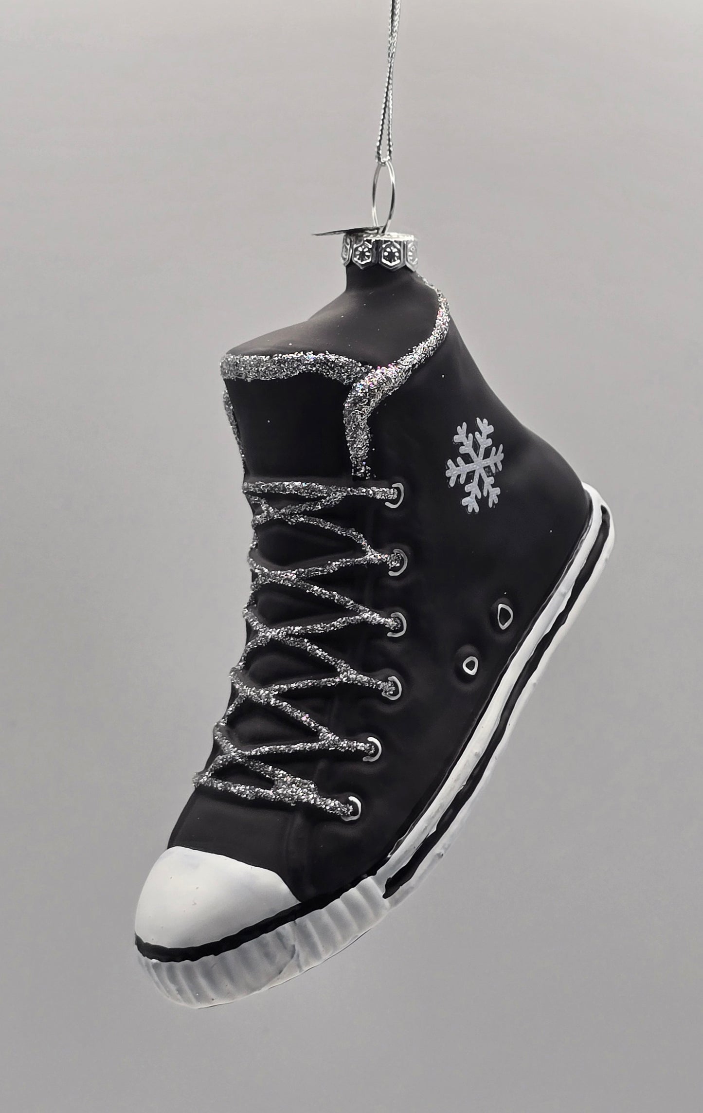 Schwarzer Schuh Vans mit Schneeflocke