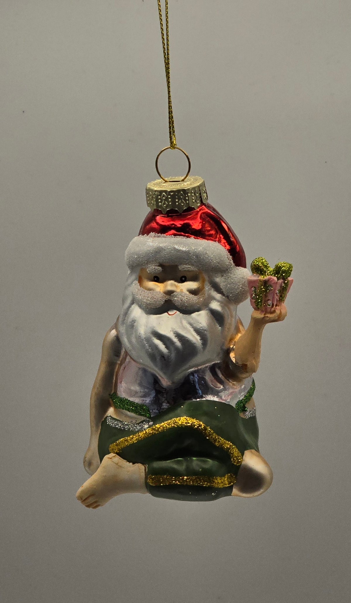 Yoga Weihnachtsmann sitzend klein rosa #28