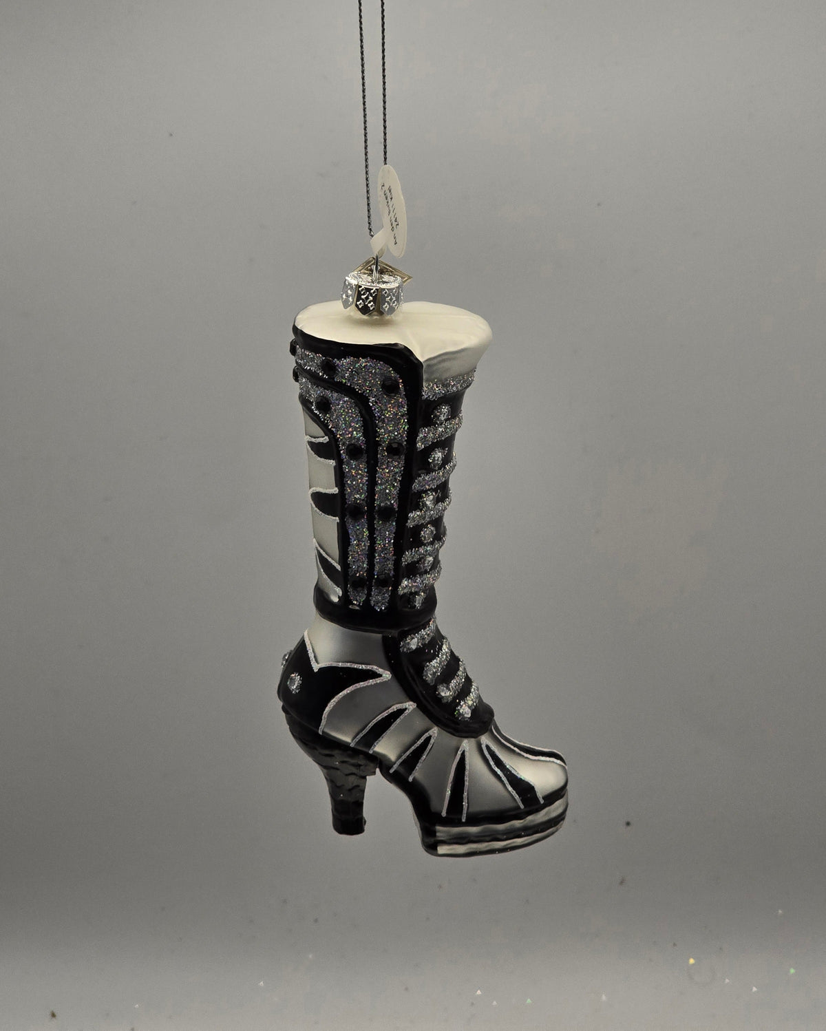 Stiefel mit Absatz silber-schwarz verziert #28
