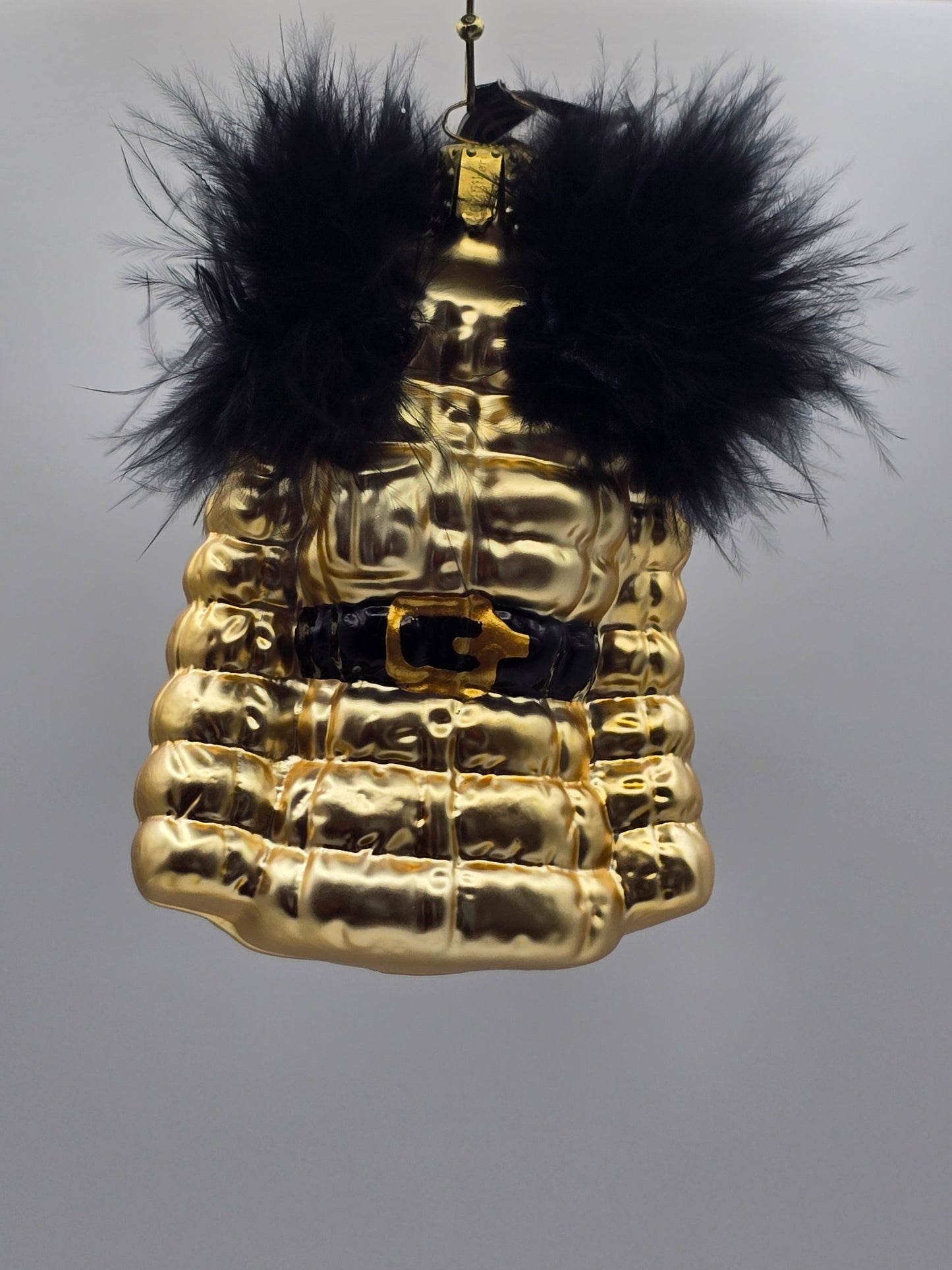 Edler goldener Pelzmantel