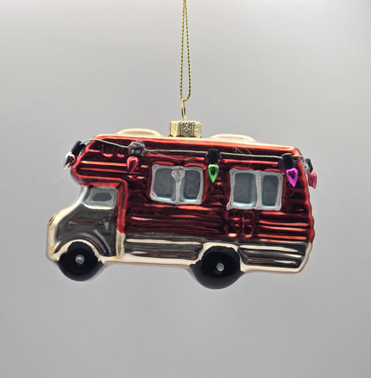 Wohnmobil mit Lichterkette rot