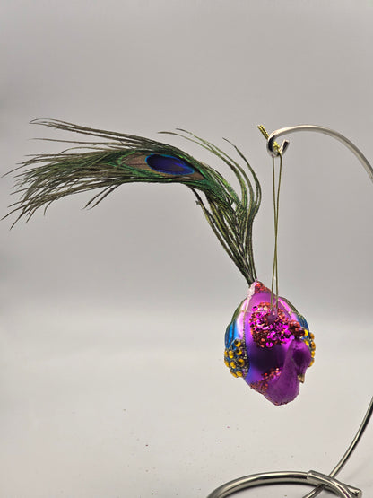 Pfau lila bunt verziert