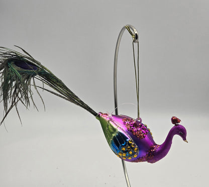 Pfau lila bunt verziert