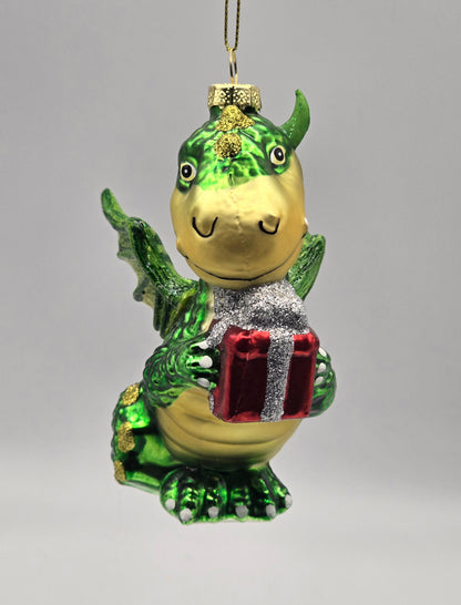 Drache grün mit Geschenk