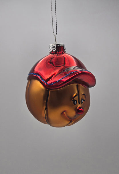 Basketball mit Gesicht und roter Cap #26