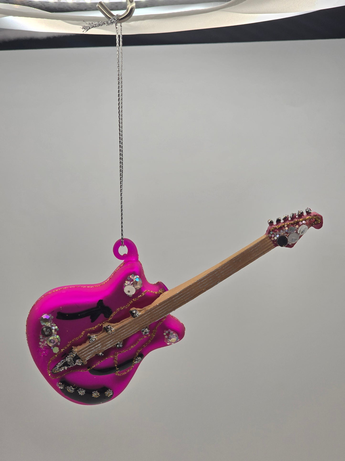 Pinke E-Gitarre #27