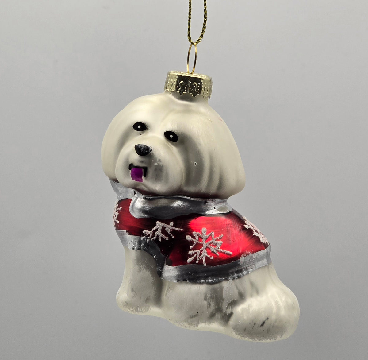 Weißer Hund mit Weihnachtspullover #30