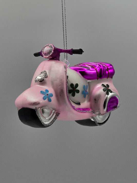 Motorroller Vespa rosa